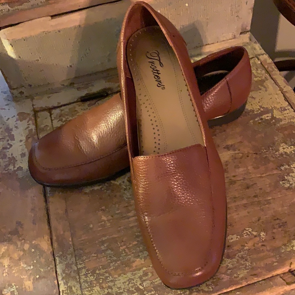 Trotters leather loafers